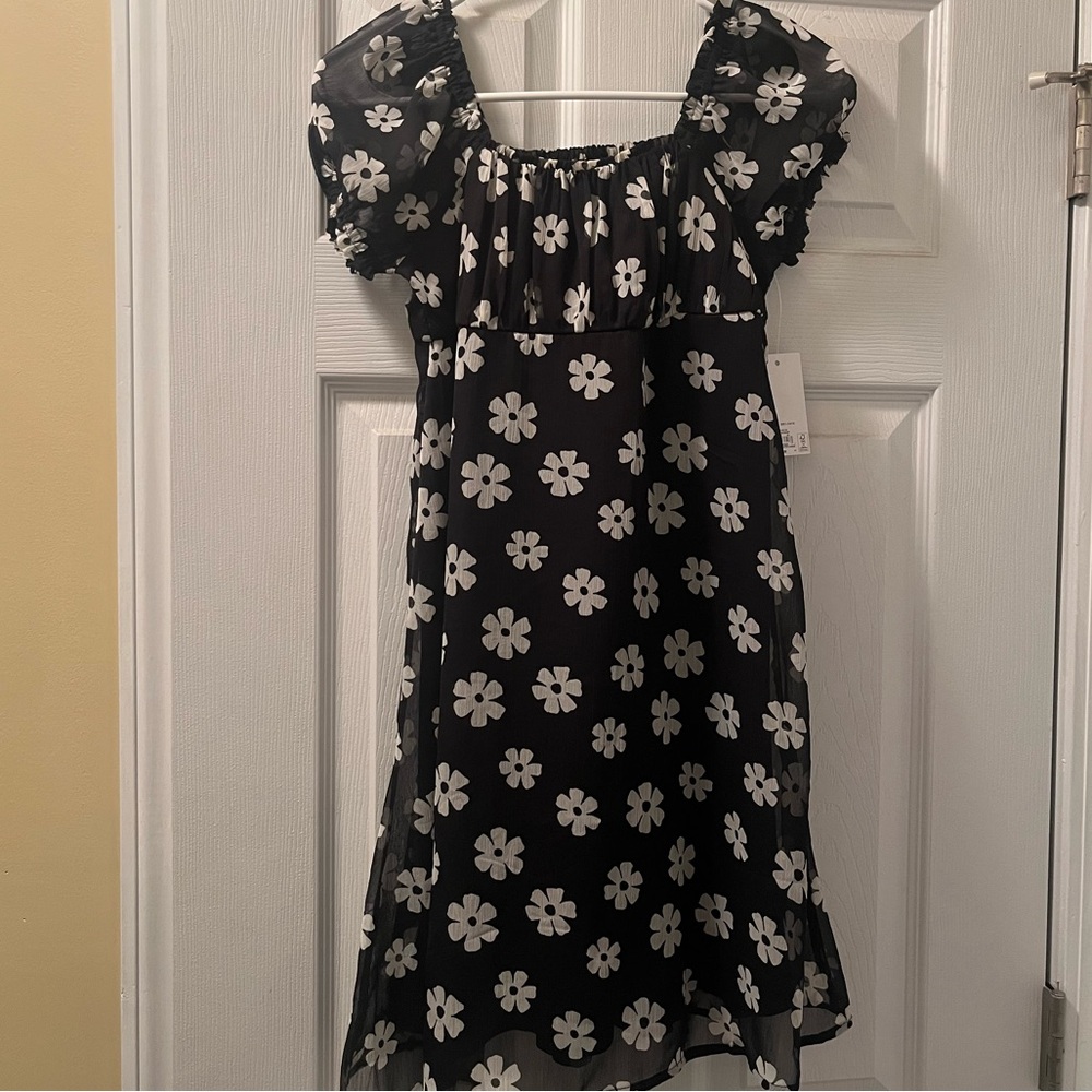 SO Black White Daisy Dress Girl's (10/12) LARGE **NEW WITH TAGS**
